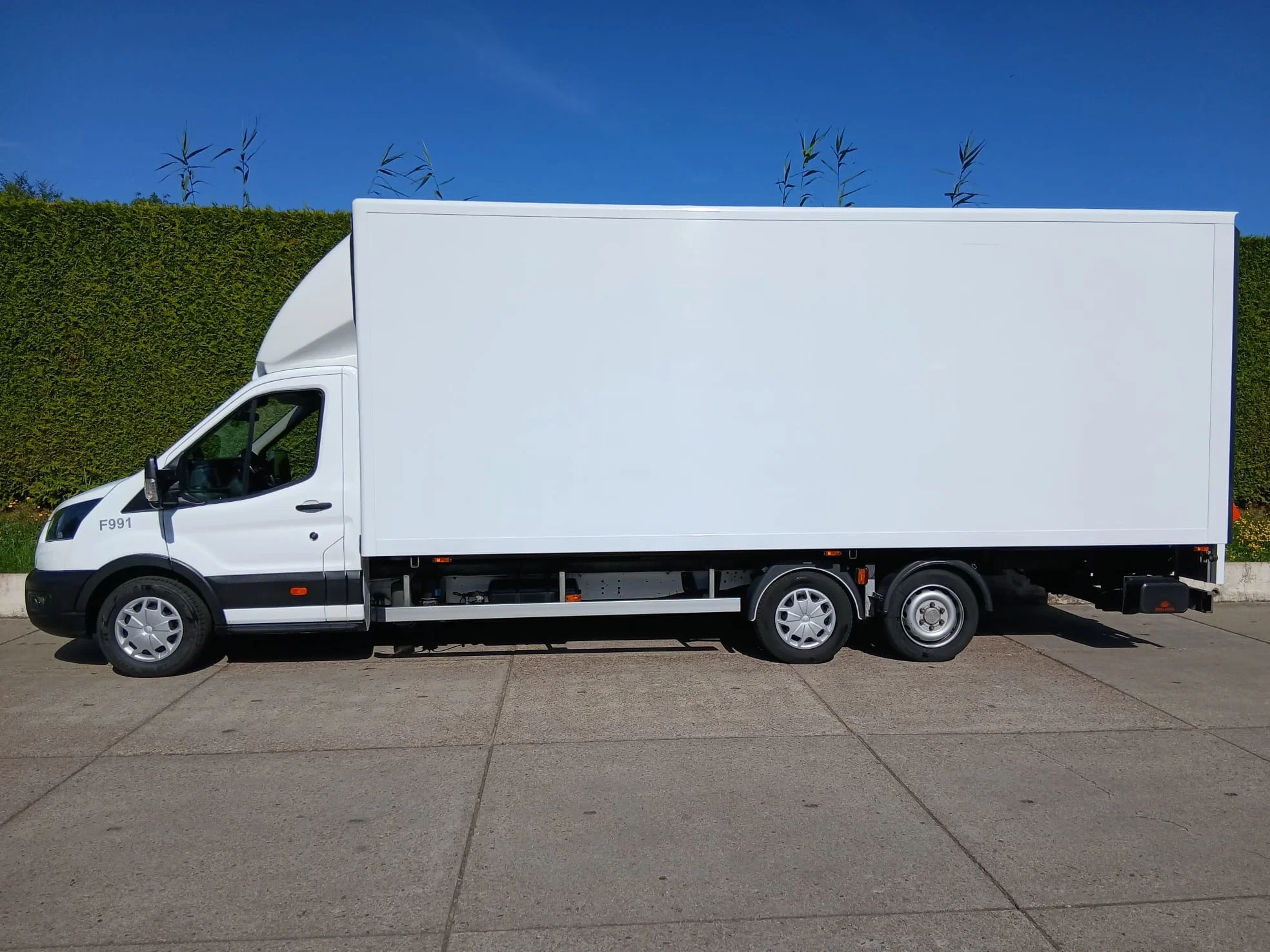 Ford Transit 2024 - Gesloten clixtar 6,1 m. afbeelding 2
