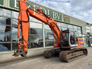 Hitachi 2002 - EX 165 image 3 thumbnail