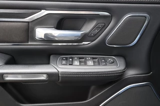 Dodge Ram 1500 2024 - 5.7i V8 Laramie Night Ed. 360 Camera / Luchtv. / Adaptive Cruise / immagine 37