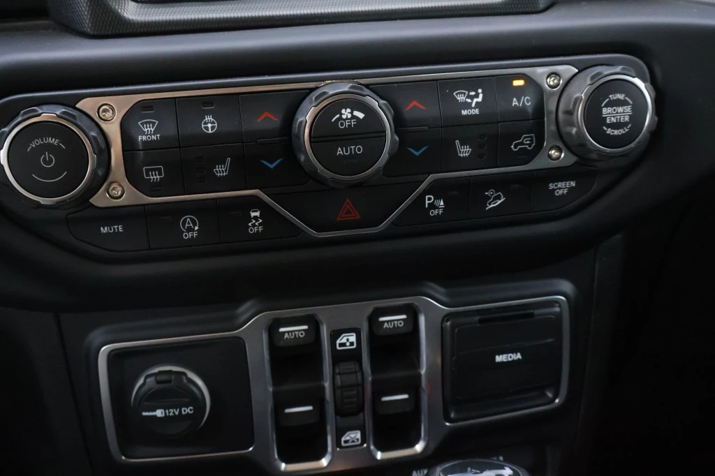 Jeep Wrangler 2018 - 2.0T SAHARA 4x4 Automaat / Leder / 1e Eigenaar afbeelding 39