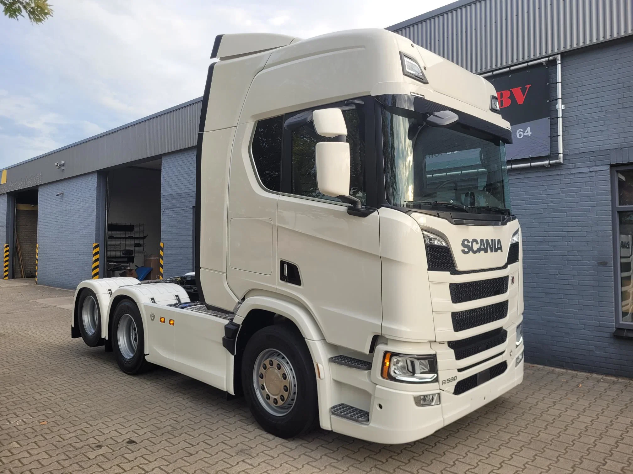 Scania R 2026 - R590 V8 NGS New A6X2NB full air retader Pto prep 295wb afbeelding 1