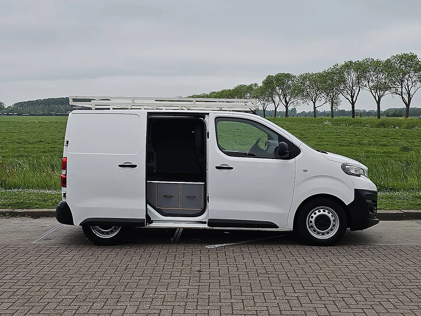 Peugeot Expert 2017 - 1.6 Bild 14