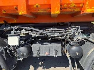 Renault 4 2006 - Kerax 410 8x4 Full steel - Manual - Euro - Big axles image 42