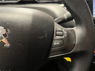 Peugeot 208 2017 - 1.2 PureTech Blue Lion - Distr Vervangen - 2e eigenaar - Nav - Cruise bild 14