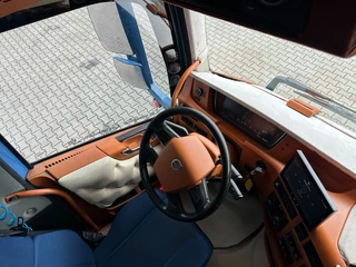 Volvo FH 2021 - 500 FH 500 Globetrotter / NEW MODEL / FULL AIR / TURBO COMPOUND / SHOW TRUCK / SPECIAL INTERIOR bild 17