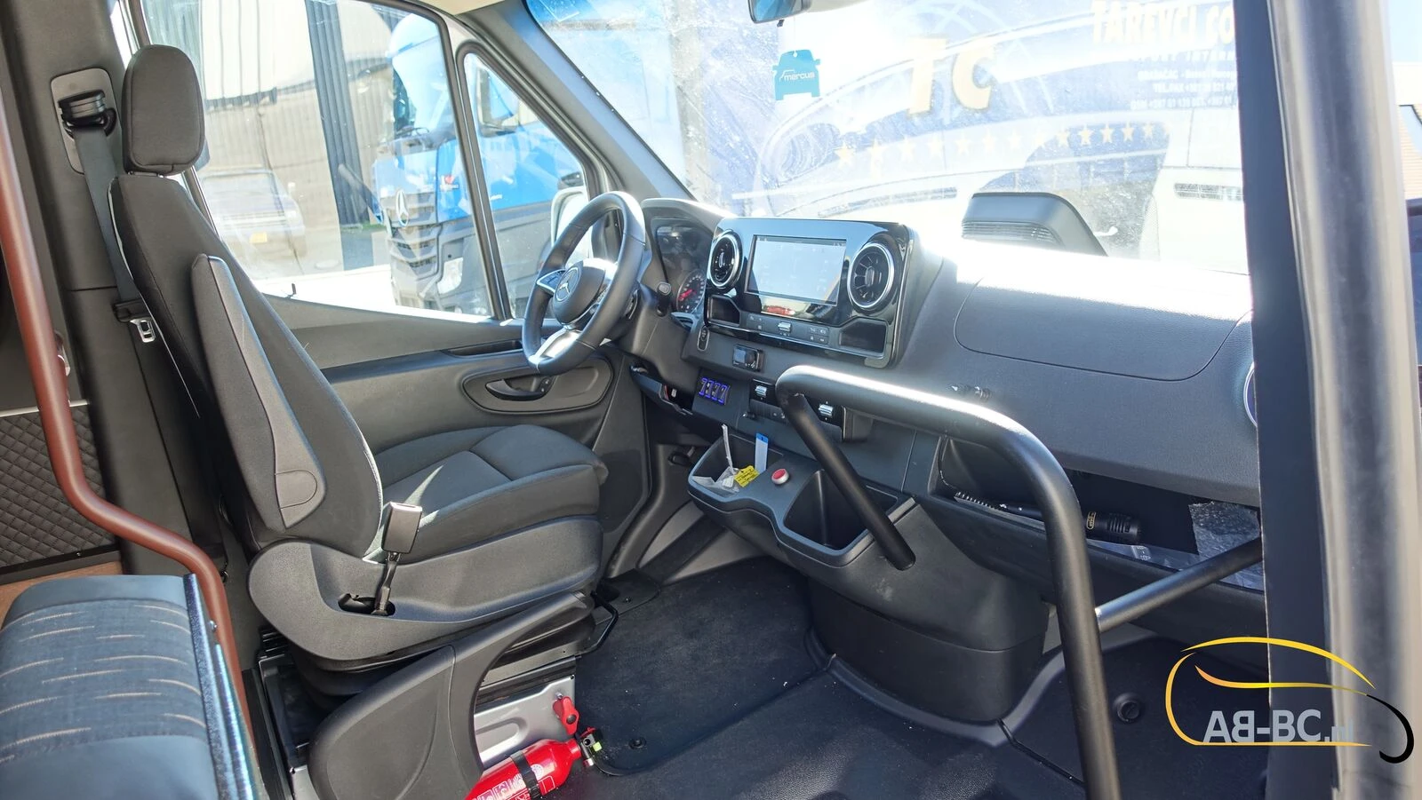 Mercedes-Benz Sprinter 2026 - NEW 519 CDI 24 Seats EURO 6 obrázek 37