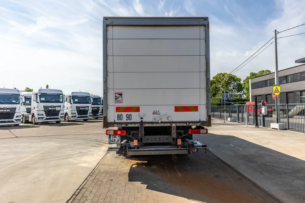 Renault 2015 - D26.320-6x2+DHOLLANDIA 2T. afbeelding 5