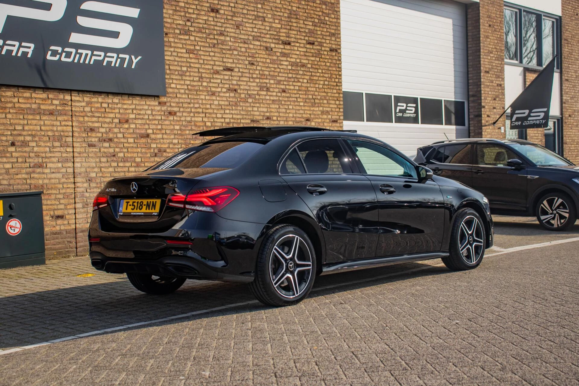Mercedes-Benz A-Klasse 2021 - 250e AMG-Line, Pano, Burmester, Half Leder afbeelding 6