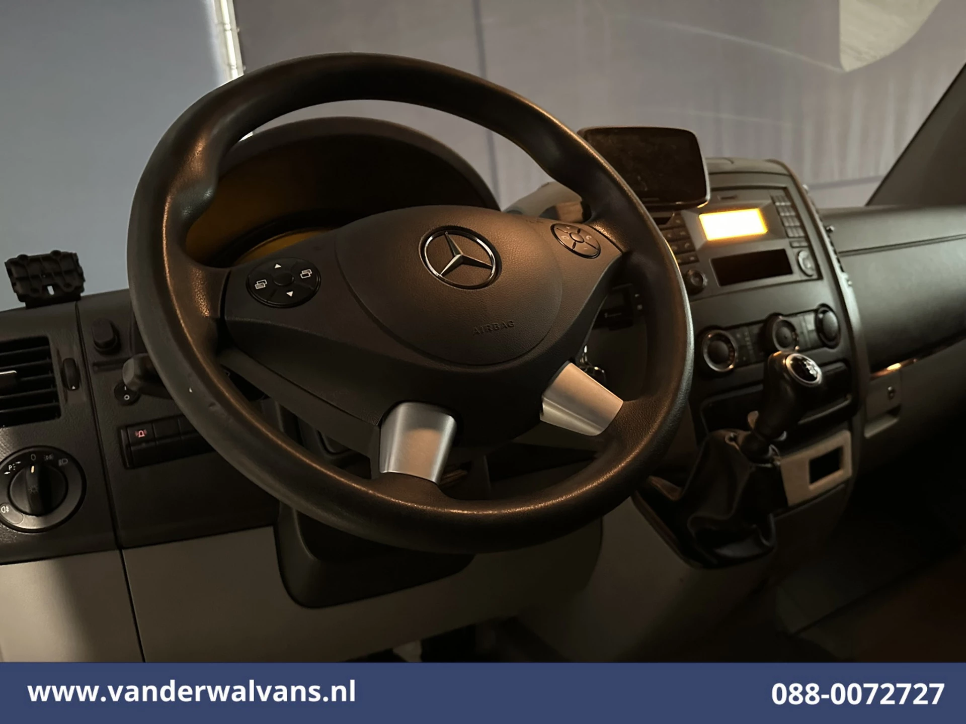 Mercedes-Benz Sprinter 2017 - 316 CDI 163pk L2H2 Euro6 Airco | Navigatie | 2800kg Trekhaak | Cruisecontrol image 11