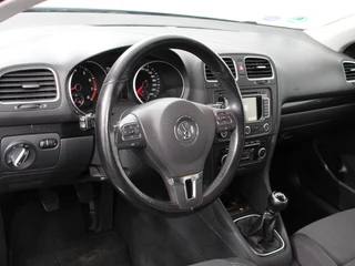 Volkswagen Golf 2012 - Variant 1.2 TSI Comfort Executive Line BlueMotion obrázek 2 náhled