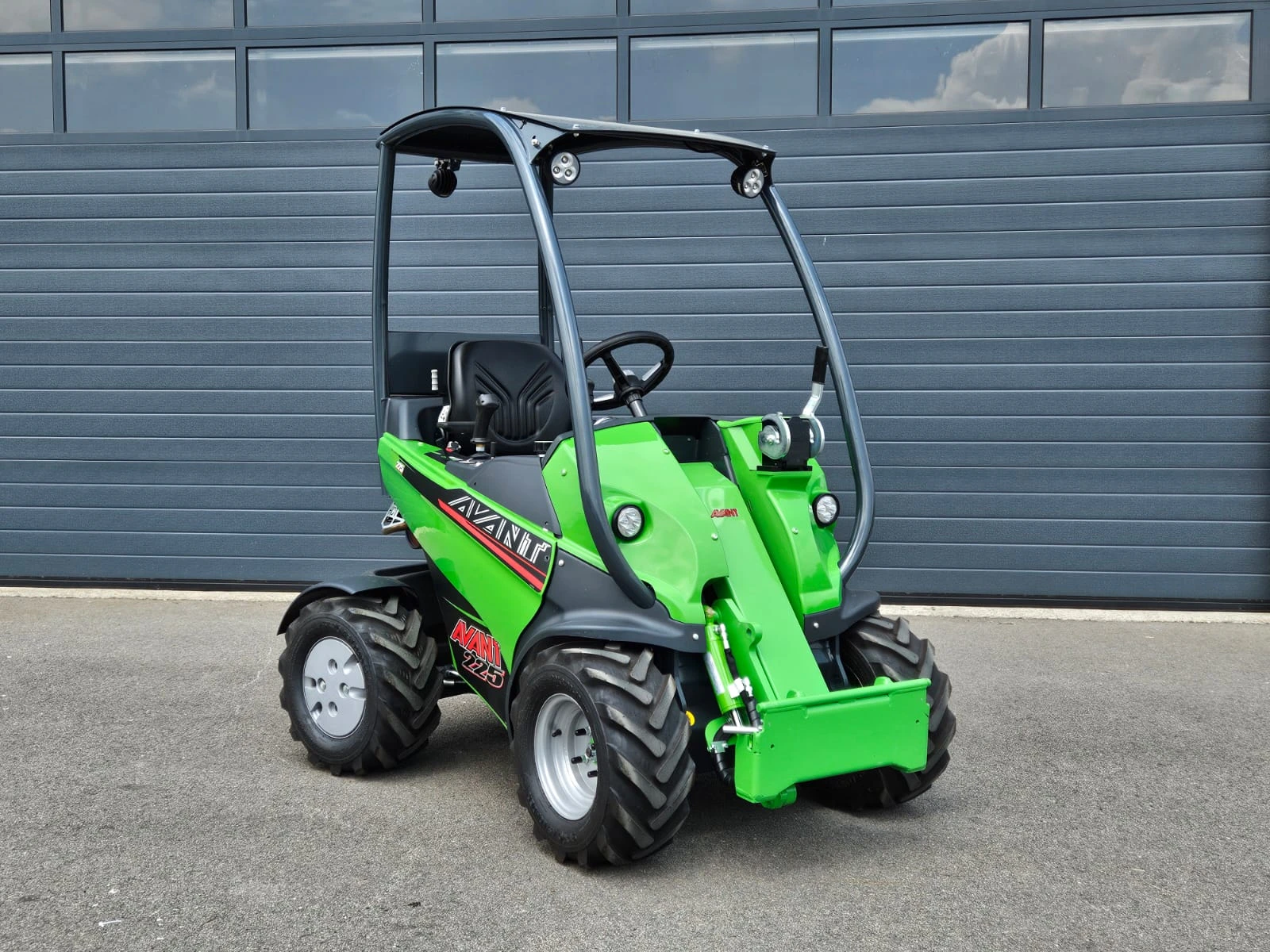Avant 2025 - 225 mini-lader afbeelding 1