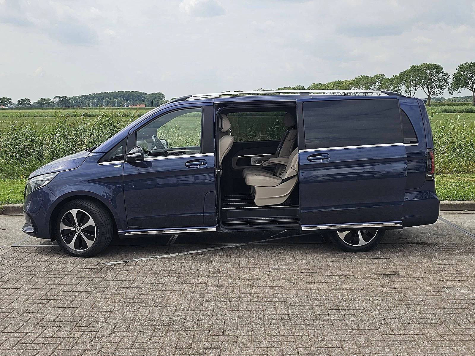 Mercedes-Benz EQV 2024 - 300 afbeelding 17