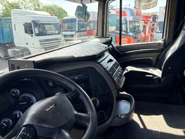 DAF XF 105.460 2012 - ATE SPACECAB (EURO 5 / AS-TRONIC GEARBOX / ZF-INTARDER / 870+430 LITER DIESELTANK / AIRCONDITIONING) afbeelding 11