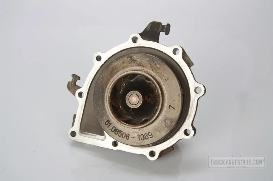 MAN - Cooling System Waterpomp D2066LF image 1
