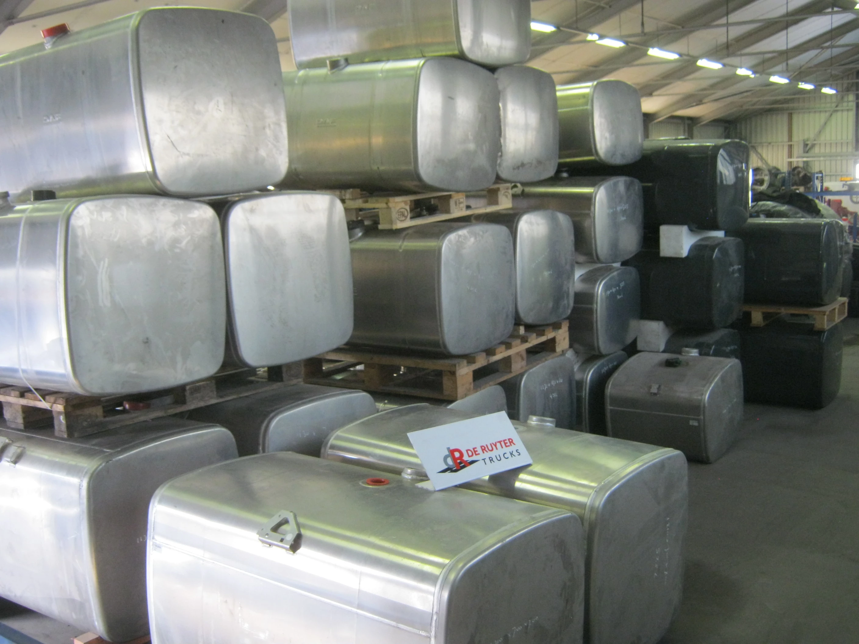 DAF - Brandstoftanks voor CF en XF (aluminium) obrázek 1
