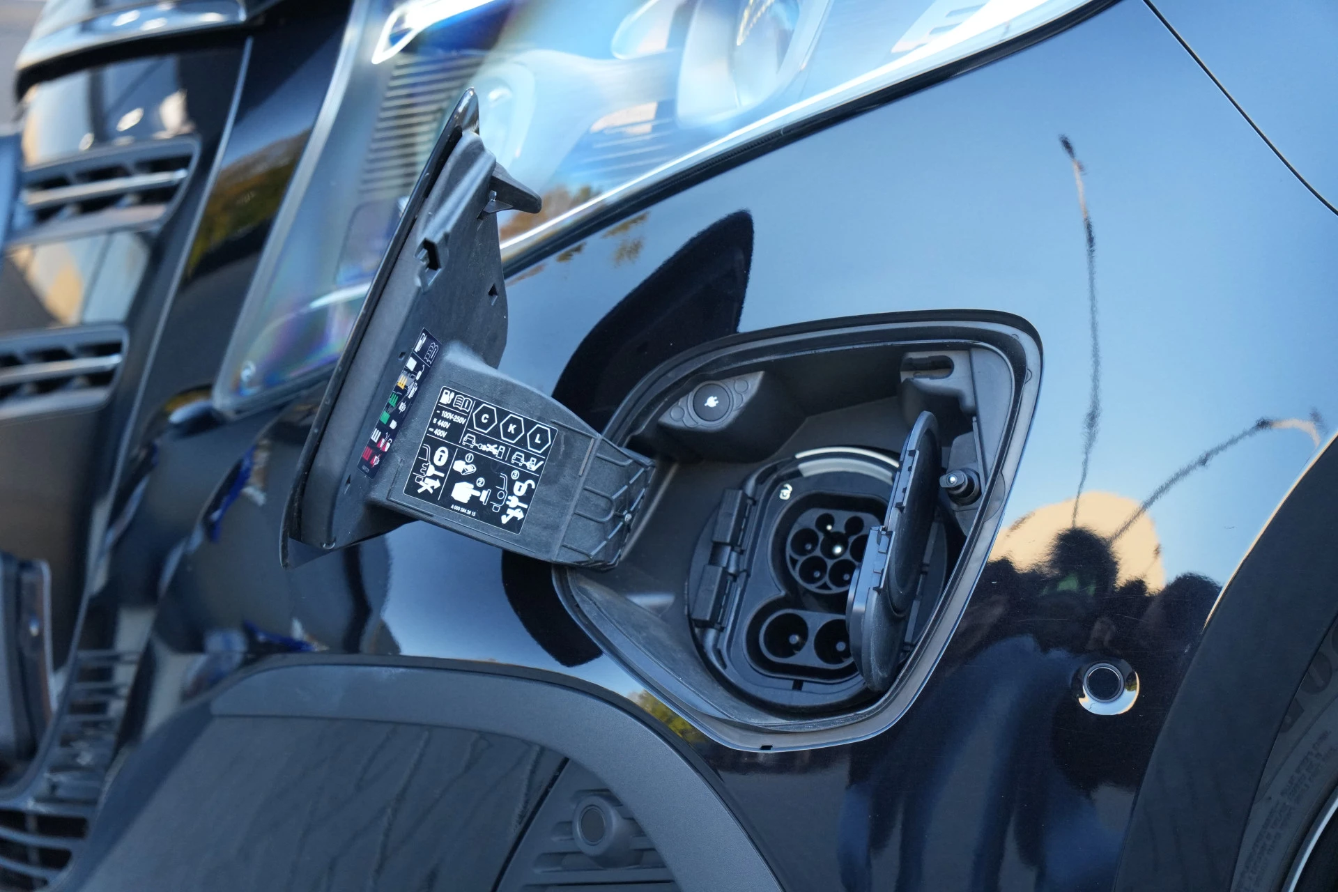 Mercedes-Benz EQV 2024 - 300 L2 90kWh 204pk - 2x Schuif - Stoel/Stuurverwarming - Stoelkoeling - Elek Schuifdeuren - Blindspot - Multibeam LED - Rijklaar Bild 13