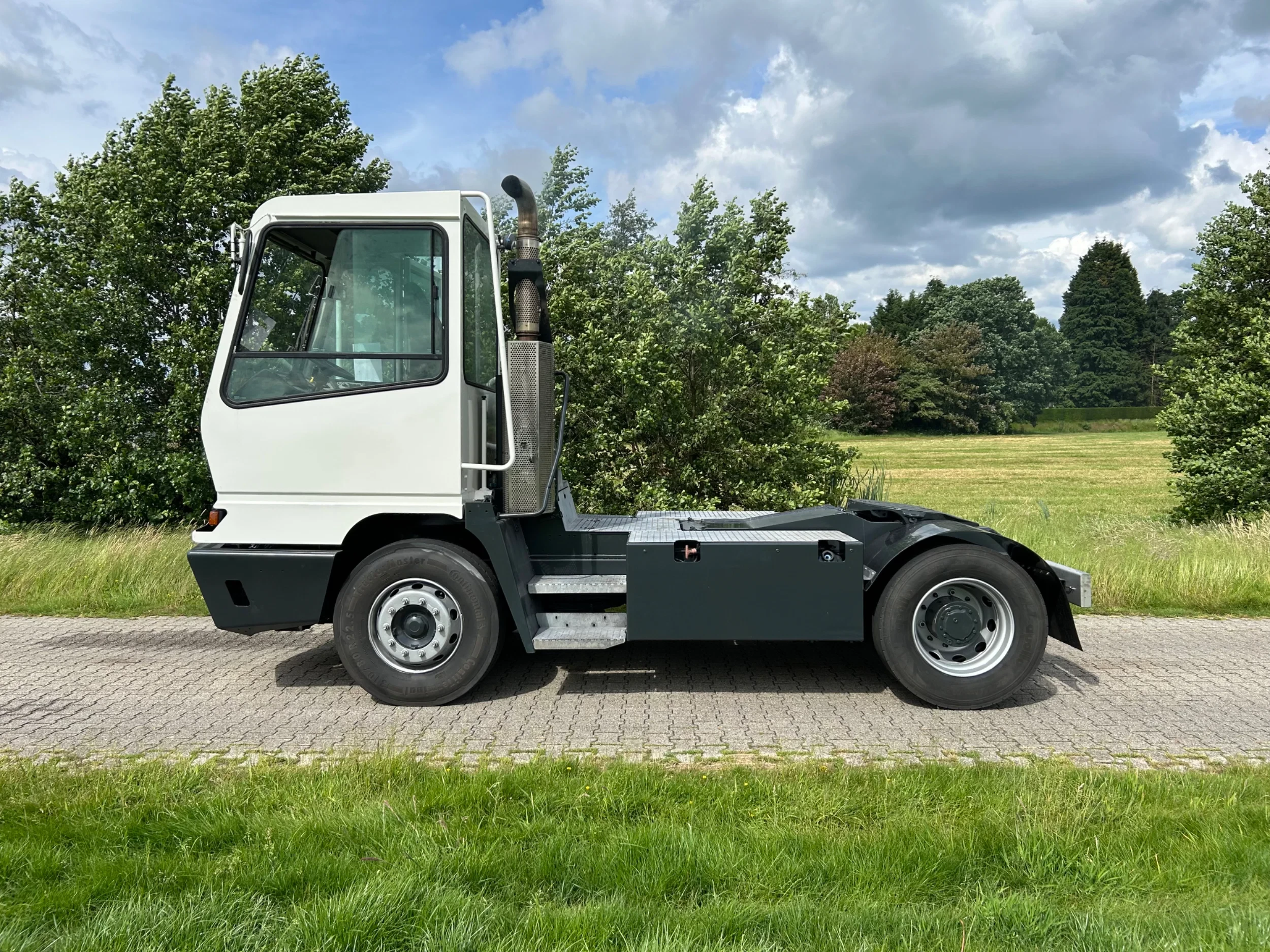 Terberg YT 180 2019 - | CUMMINS | ALLISON | WITHOUT AD-BLUE !! afbeelding 3
