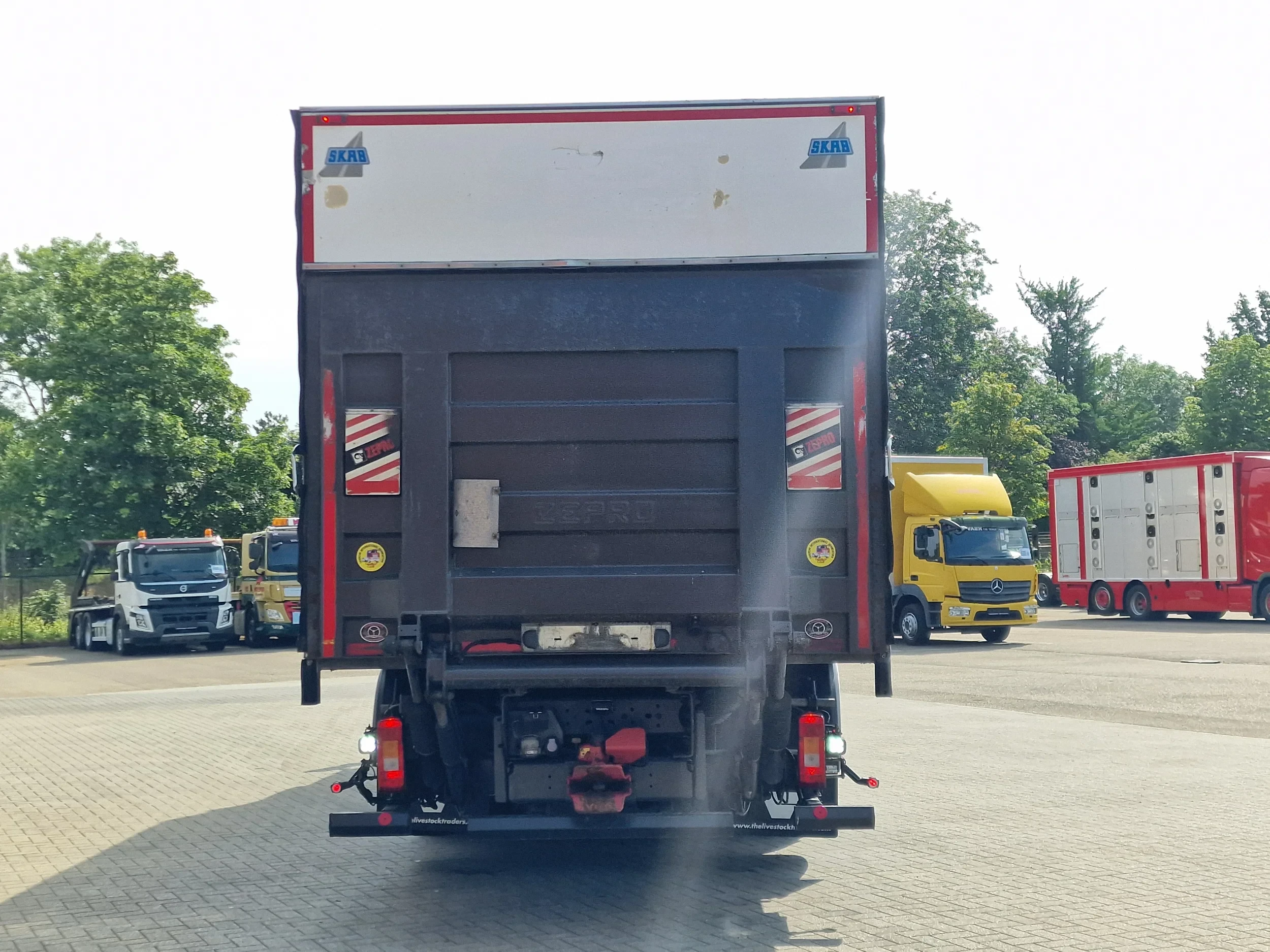 Volvo FM 460 2020 - full air - VEB - Zepro lift - low KM - sleep cab - EURO 6 afbeelding 6