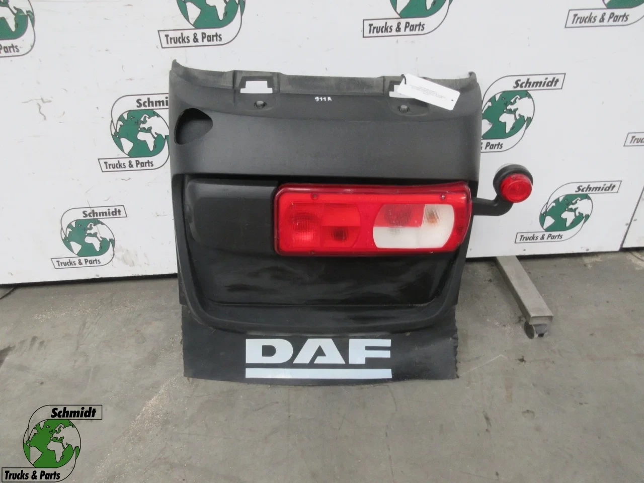 DAF XF 450 - 2120352 + 1875578 ACHTERSPATBORD EURO 6 afbeelding 1