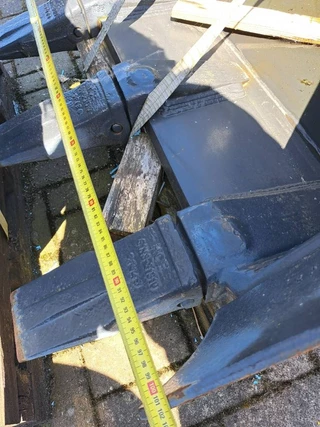 Hyundai N/A - Excavator digging bucket 250 obrazek 9