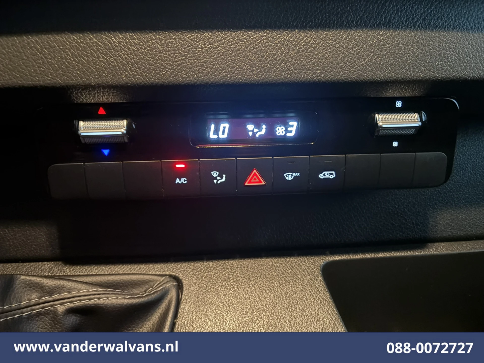 Mercedes-Benz Sprinter 2023 - 211 CDI 115pk L2H2 Euro6 Airco | Trekhaak | Bijrijdersbank afbeelding 5