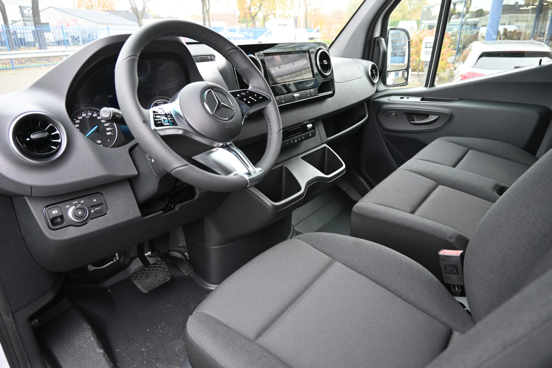 Mercedes-Benz eSprinter 2026 - 314 L3H2 Pro RWD 81kWh Bild 4