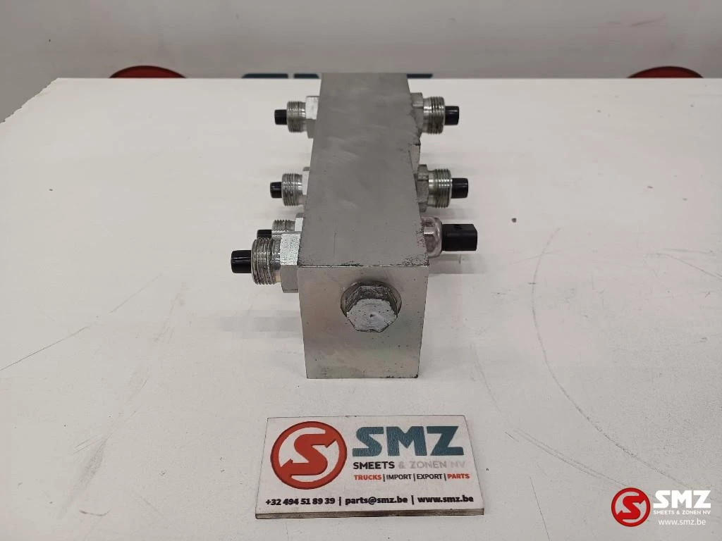 Caterpillar 2022 - Hydraulic block Caterpillar zdjęcie 4