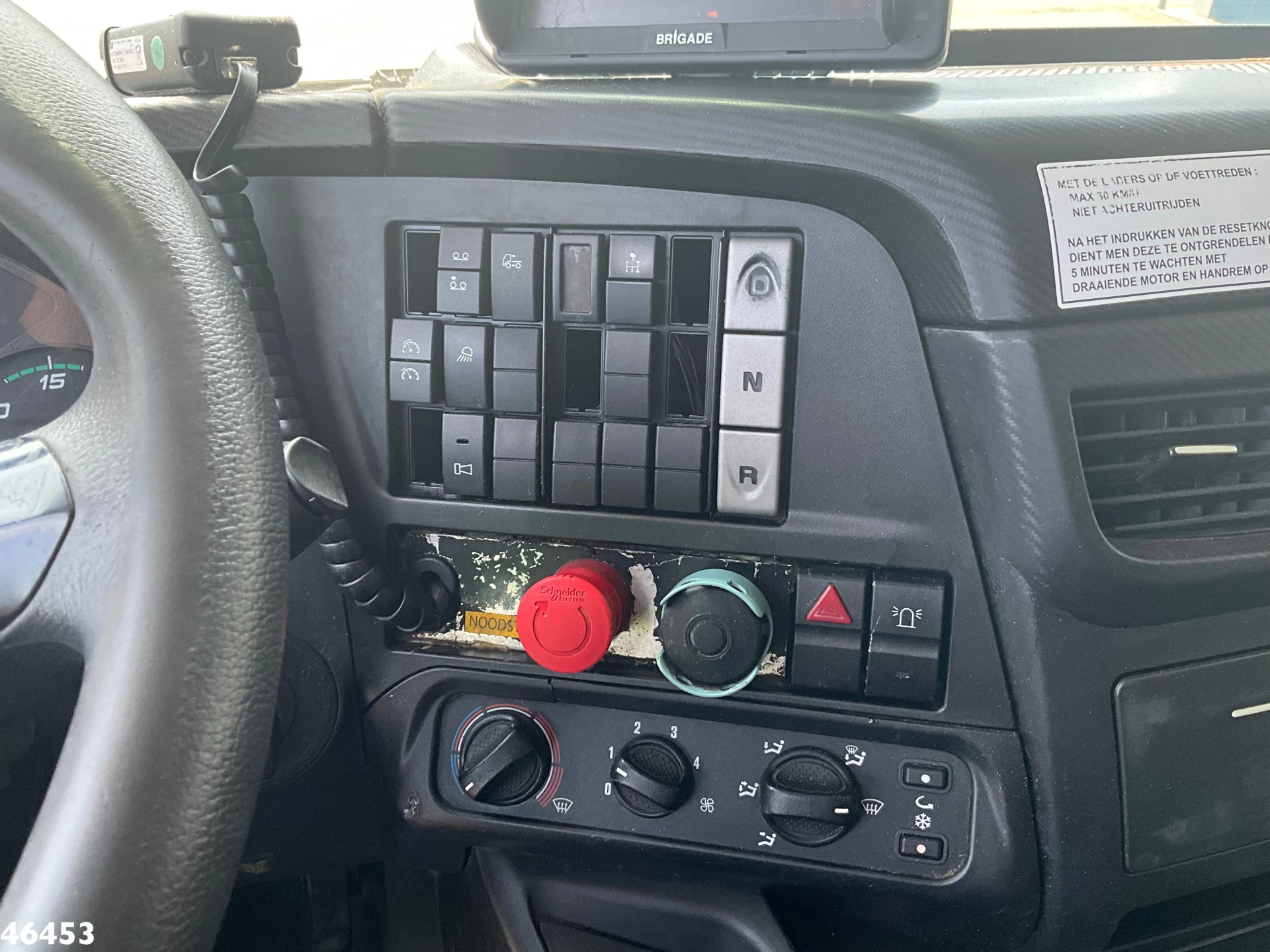 Iveco Stralis 2015 - AD260SY Euro 6 Just 145.807 km! obrázek 15