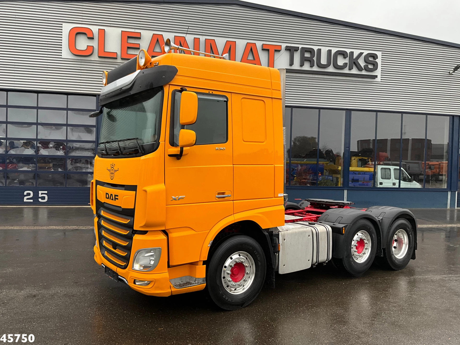 DAF FTG XF 530 6x2 Euro 6 ZF Intarder Kiphydrauliek 2021 image 2