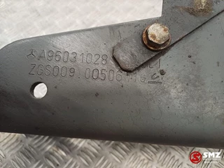 Mercedes-Benz N/A 2016 - Occ montagebeugel chassis links Mercedes afbeelding 5