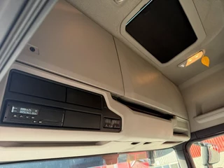 Scania S 2025 - SUPER 560S / ENGINE RUNNING / RETARDER / OVERDRIVE / !!!ONLY:56962 KM!!! / DOUBLE TANK / PARKCOOL / DIGITAL DASH / LEATHER / AUTOMATIC / EURO-6 / 2025 bild 21