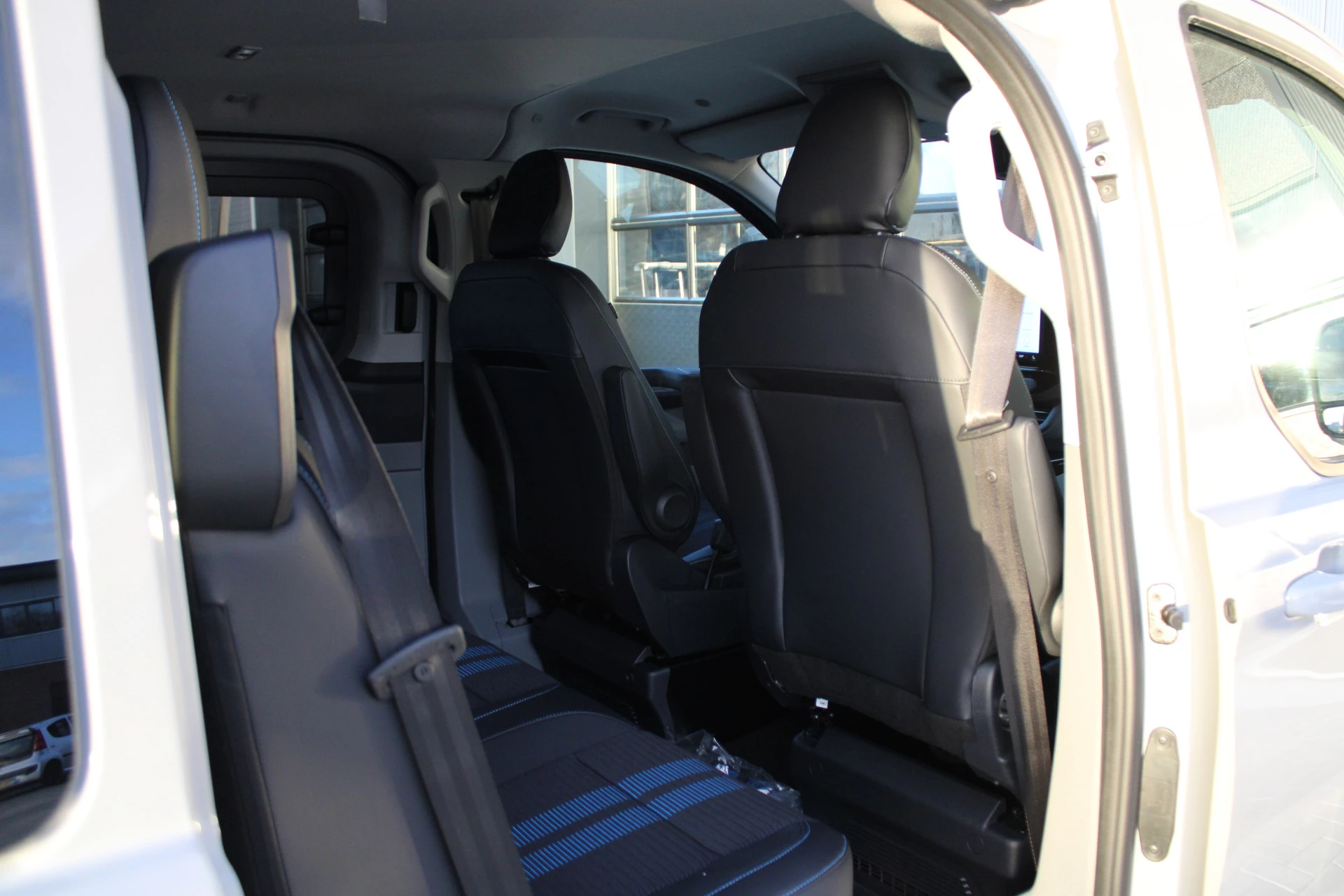 Ford Transit Custom 2025 - 320 2.5 PHEV L1H1 Sport DC 232pk - 2x Schuif - 360 Camera - ACC - Keyless - Stoel/Stuurverwarming - Blindspot - Incl BPM - Rijklaar Bild 42