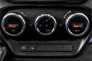 Iveco Daily 2021 - **35S14V 2.3 L2H2 | Automaat | Euro 6 | Cruise | Climate | 3500 KG Trekgewicht | Trekhaak** obrazek 17