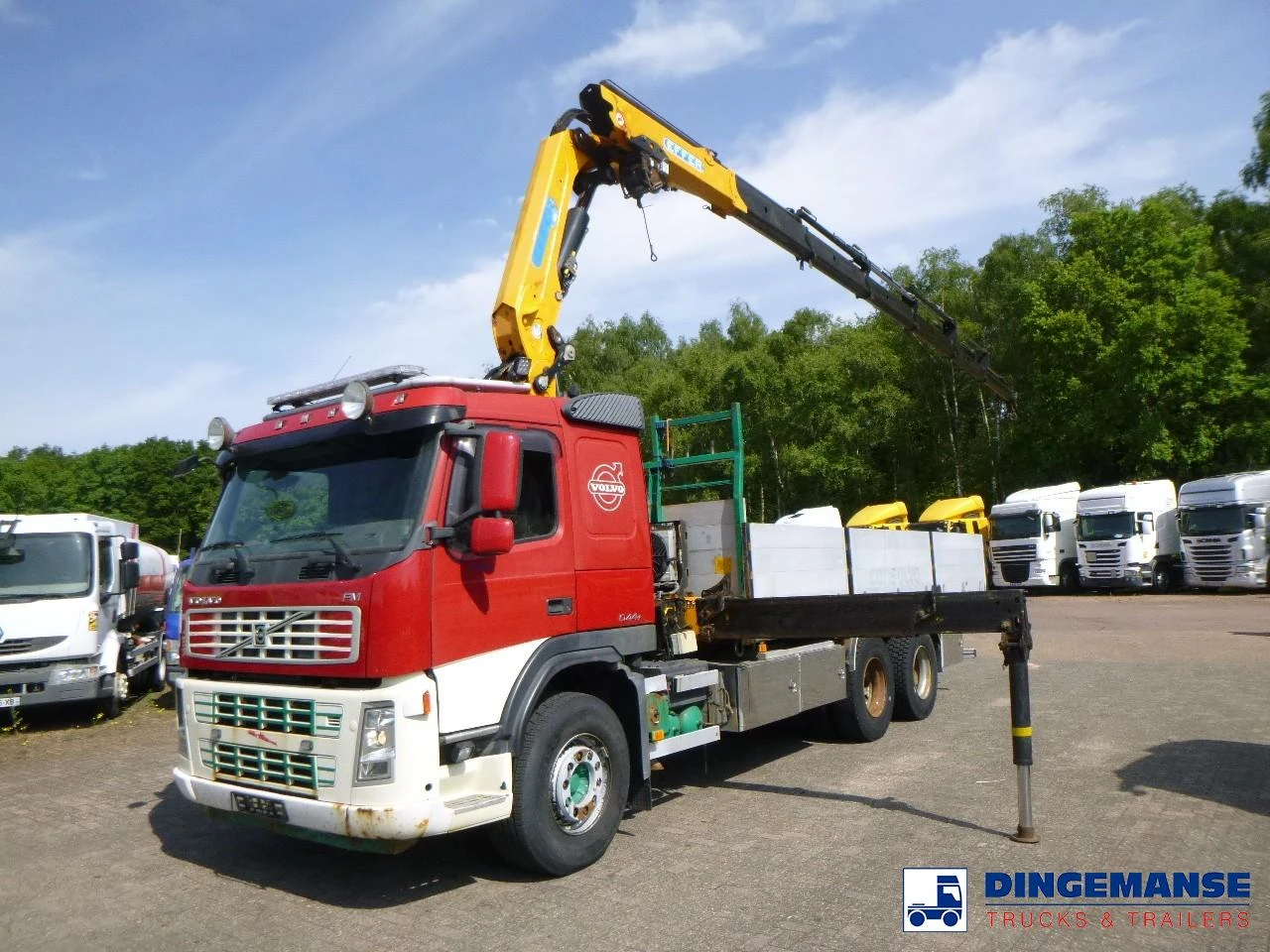 Volvo 440 2008 - FM 6x2 Euro 4 + Effer 350.11/6S image 1