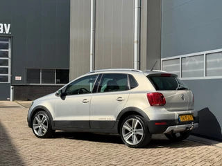 Volkswagen Polo 2011 - 1.4-16V Cross bj.2011 Navi|Trekh|Cc|Nap. image 3