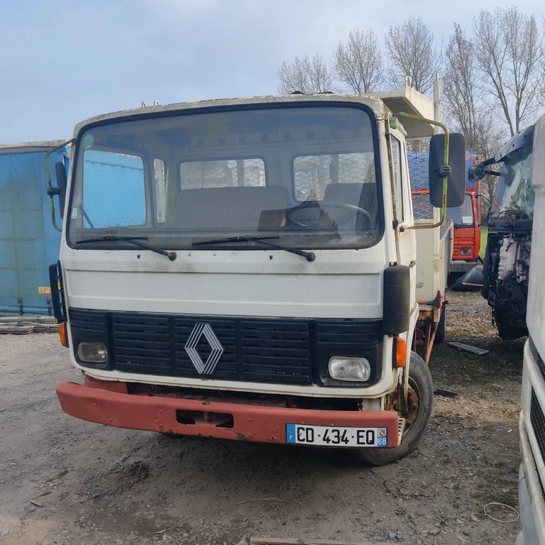 Renault 230 1983 image 1