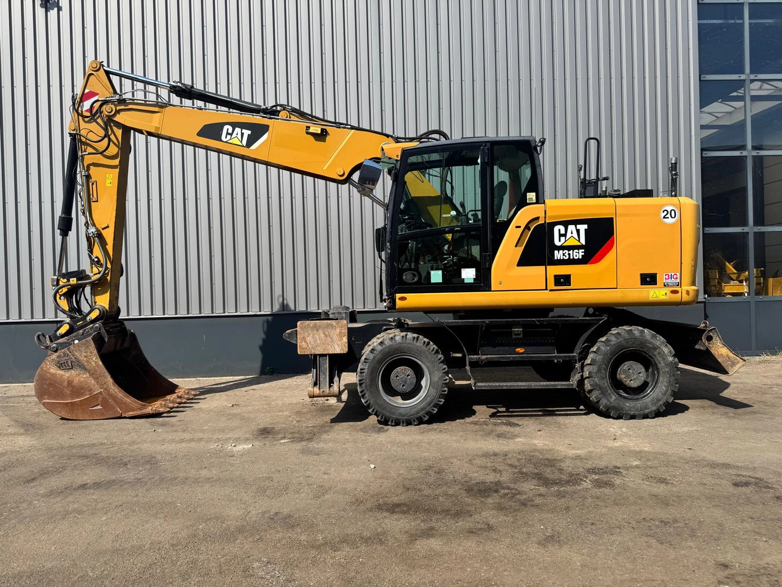 Caterpillar M316F Mobile excavator 2017 afbeelding 1