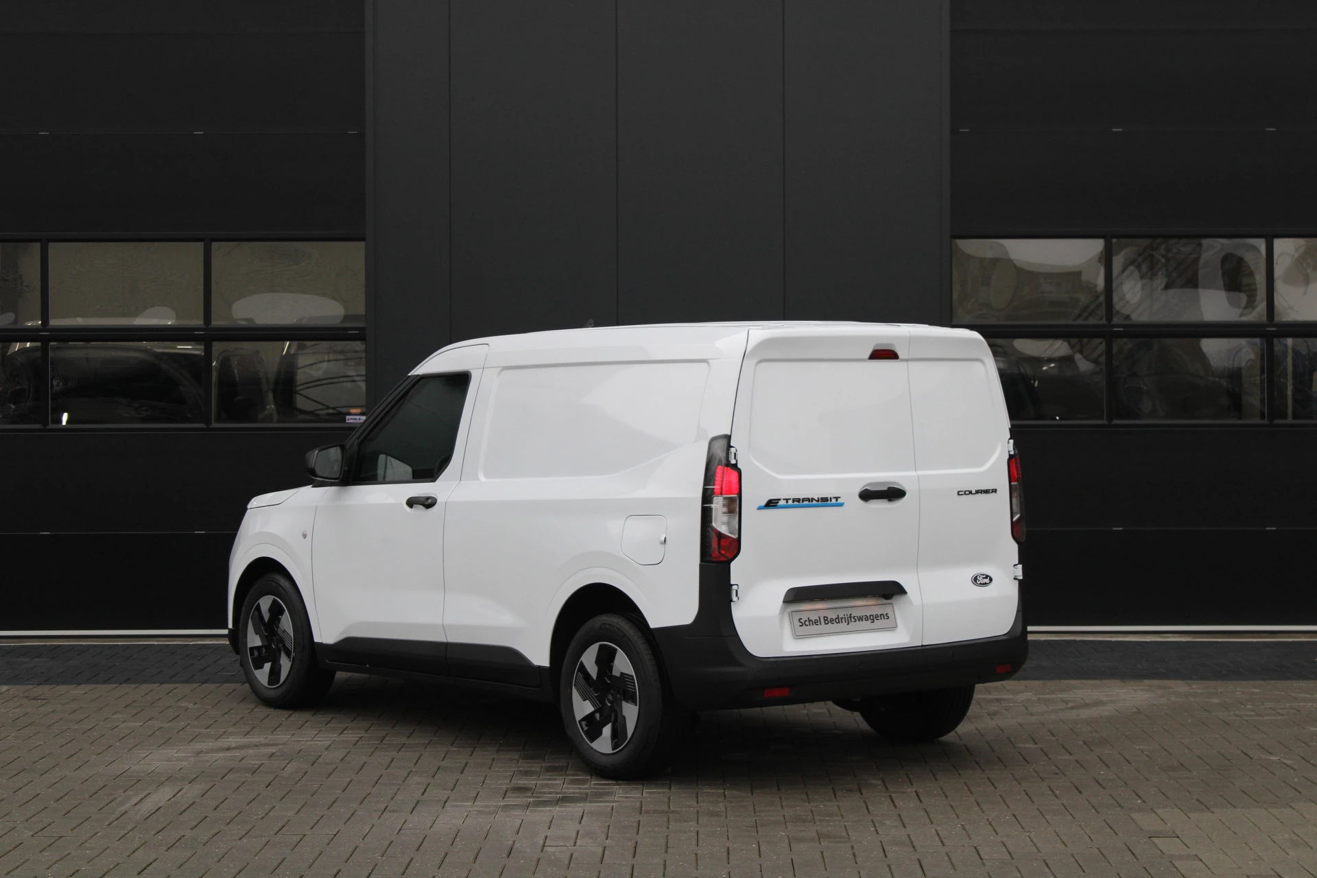 Ford E-Transit Courier 2026 - Trend 46 kWh 136pk - Stoel/Stuurverwarming - Camera - Cruise - Carplay/Android - Rijklaar Bild 9
