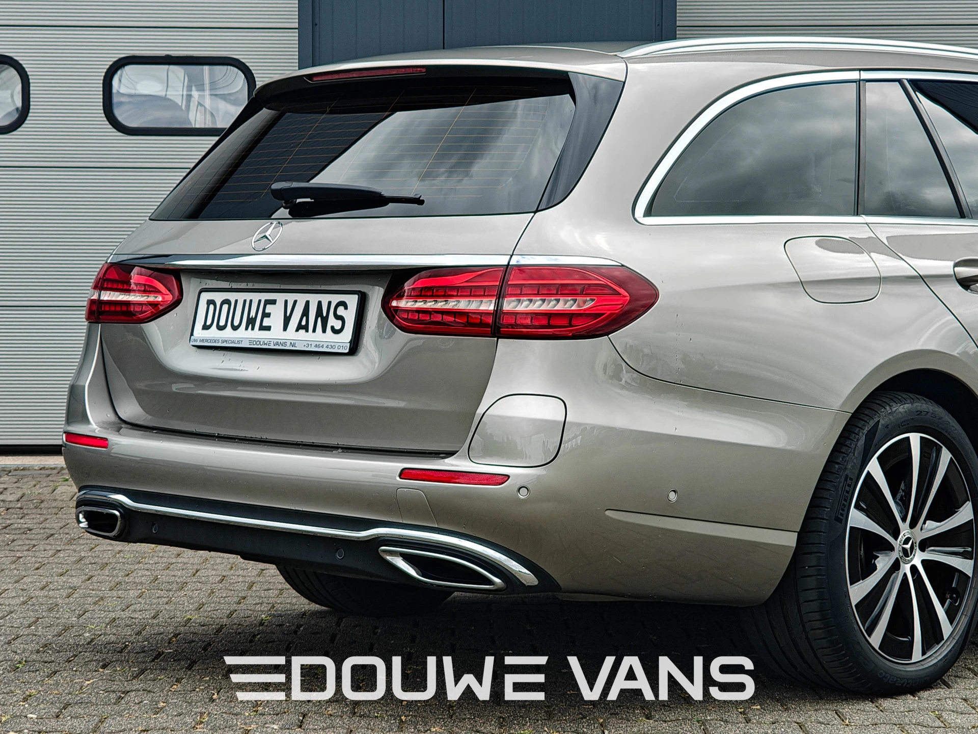Mercedes-Benz E-Class 2022 - 300e Burmester Trekhaak Avantgarde Schuifdak Bild 35