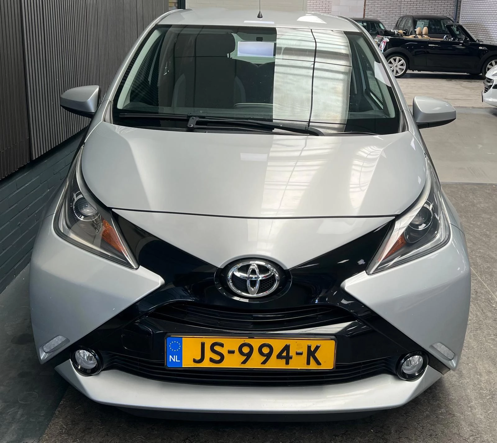 Toyota Aygo 2015 - 1.0 VVT-i x-clusiv 2e Eigenaar - Achtercamera - Airco imagem 4
