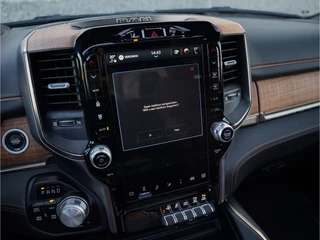 Dodge Ram 1500 2024 - Limited Longhorn 5.7L V8 4x4 Crew Cab image 50