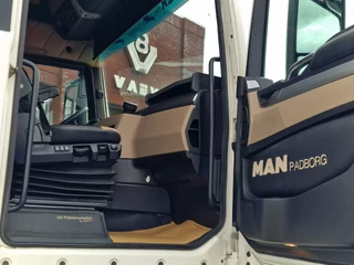 MAN TGX 2020 - 18.510 4x2 - Lowdeck - Custom interior - Full air - Night clima - Euro 6 - Alloy wheels image 23