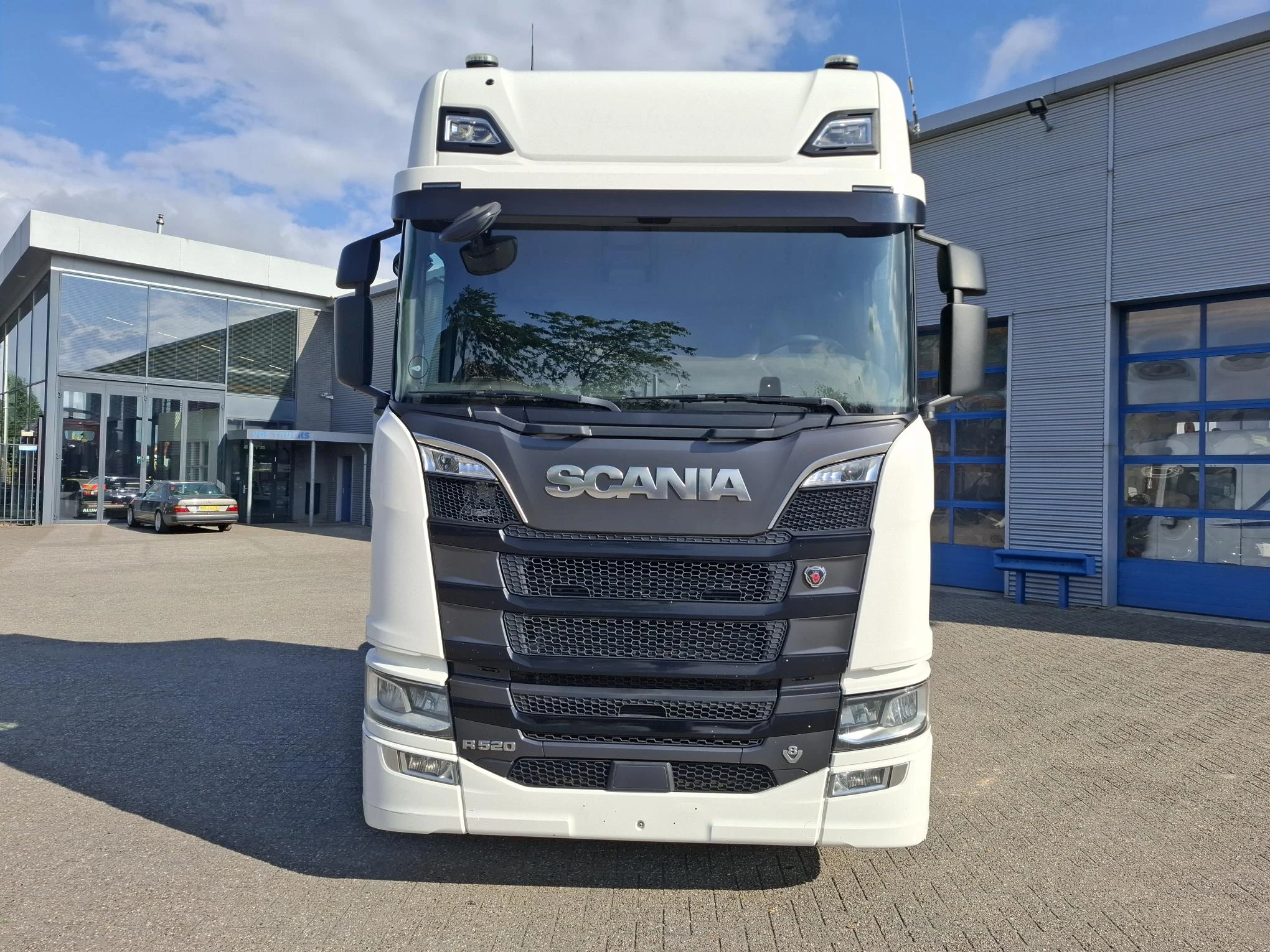 Scania R 2020 - NGS R520 V8 / !!ONLY:500738 KM!! / BOOGIE / RETARDER / HYDRAULICS / LEATHER / NAVI / FRIDGE / LWDS / AUTOMATIC / EURO-6 / 2020 afbeelding 6