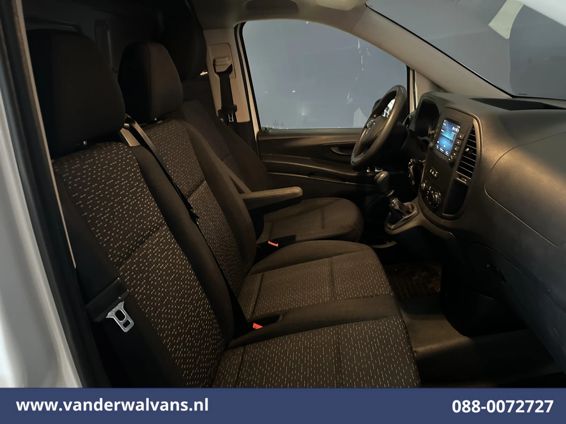 Mercedes-Benz Vito 2023 - 116 CDI 163pk L3H1 Euro6 Airco | Camera | Apple Carplay | Cruisecontrol | Stoelverwarming immagine 7