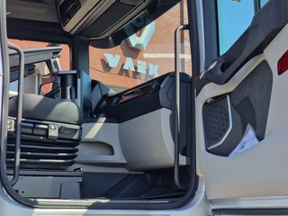 Scania S 2026 - 590S V8 NGS Highline 4x2 - Full spec - New - Retarder - Full air - Night clima zdjecie 19