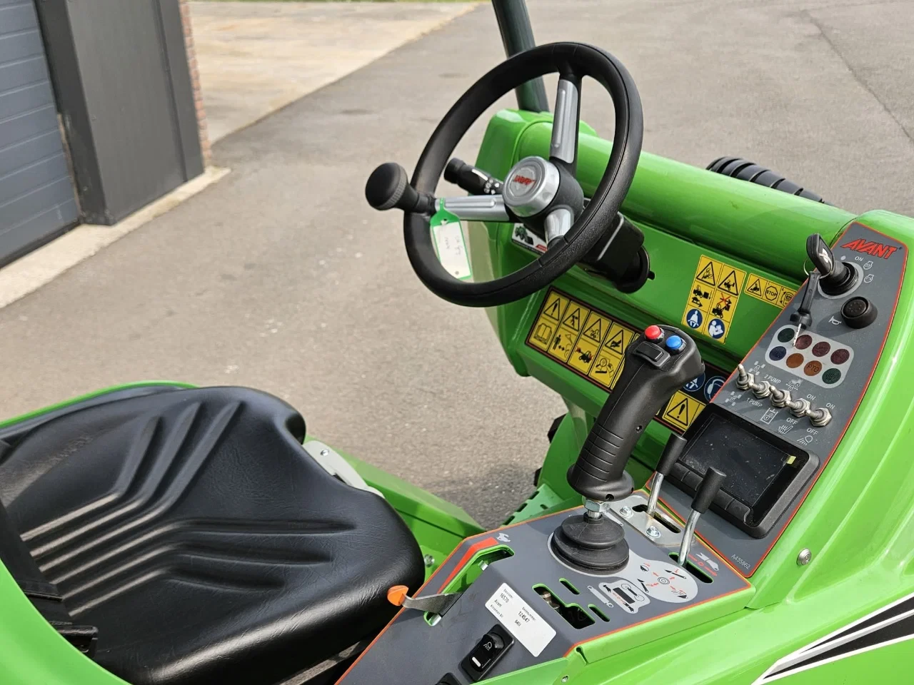 Avant 2024 - 645i TDL+ mini-shovel afbeelding 31