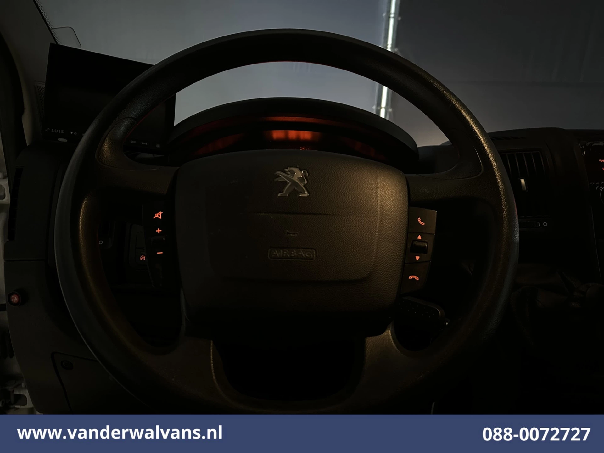 Peugeot Boxer 2022 - 2.2 BlueHDi 141pk Bakwagen 428cm Lang Laadklep Euro6 Airco | Camera | 1085kg laadvermogen obrázek 14