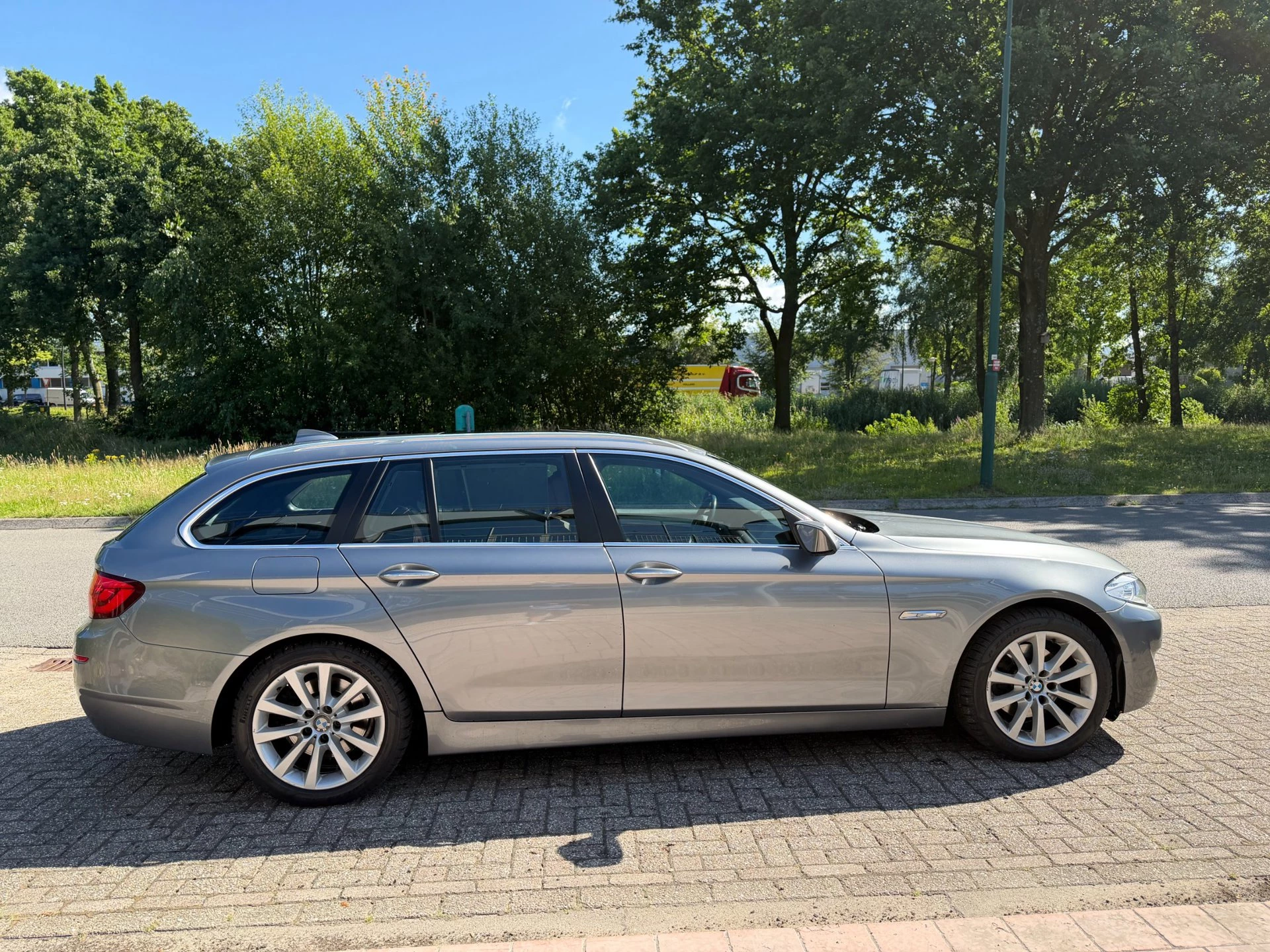 BMW 5 Serie 2012 - Touring 520i High Executive aut ,panod.,leer,navi,trekh afbeelding 4