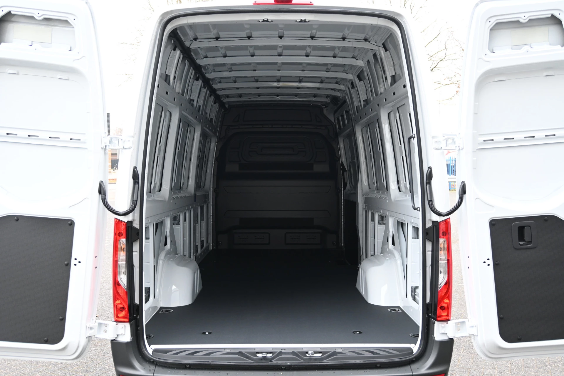 Mercedes-Benz eSprinter 2026 - 314 L3H2 RWD Pro 81kWh imagem 8
