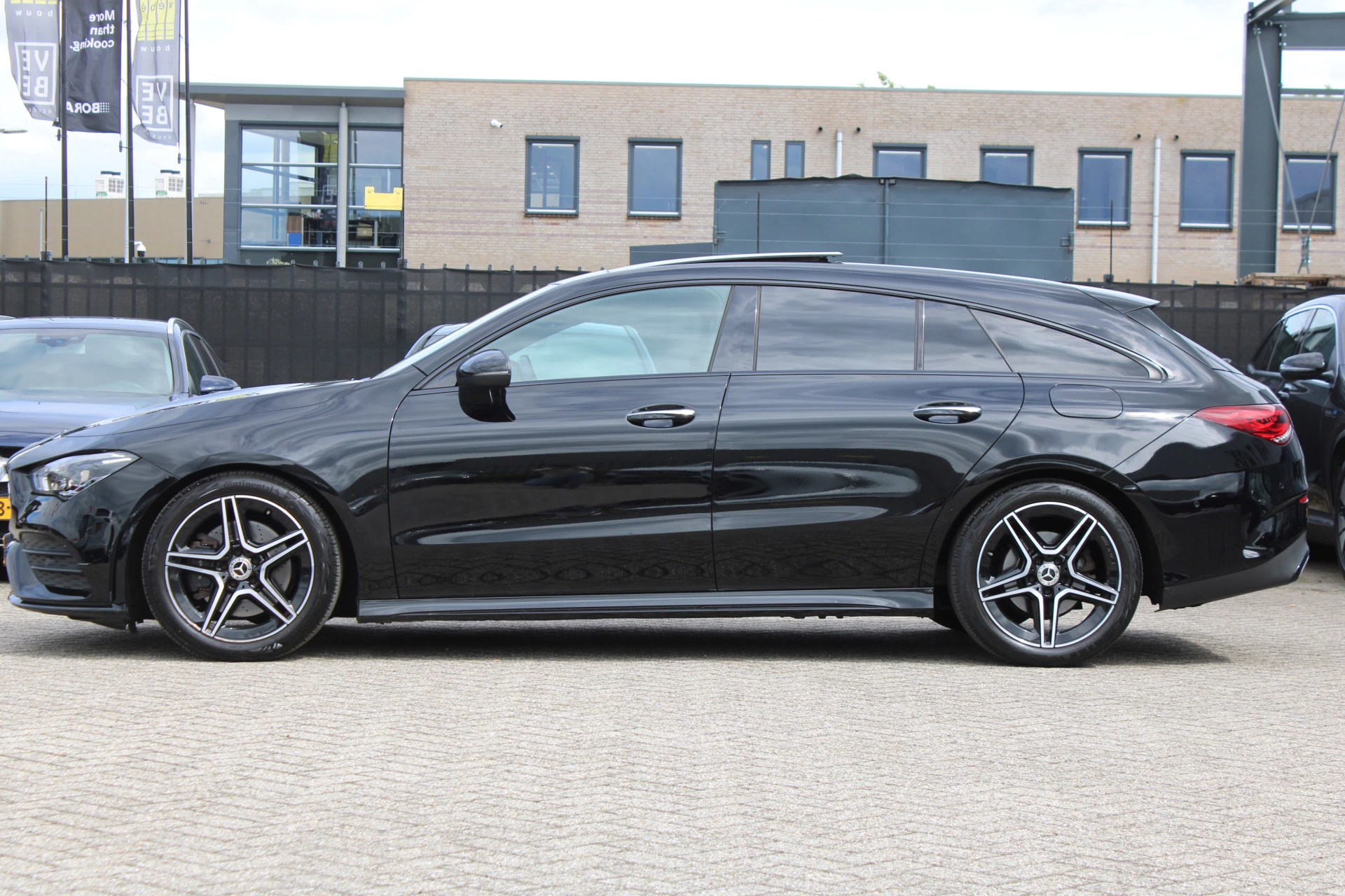 Mercedes-Benz CLA 2022 - Shooting Brake 200 AUT7 AMG LINE NIGHT PANORAMADAK SFEER CARPLAY KEY-LESS GO MULTIBEAM obrázek 8